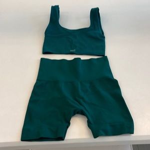 Set active bike shorts and jog bra set